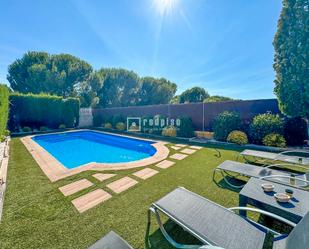 Swimming pool of House or chalet for sale in Arroyomolinos (Madrid)  with Air Conditioner, Terrace and Swimming Pool