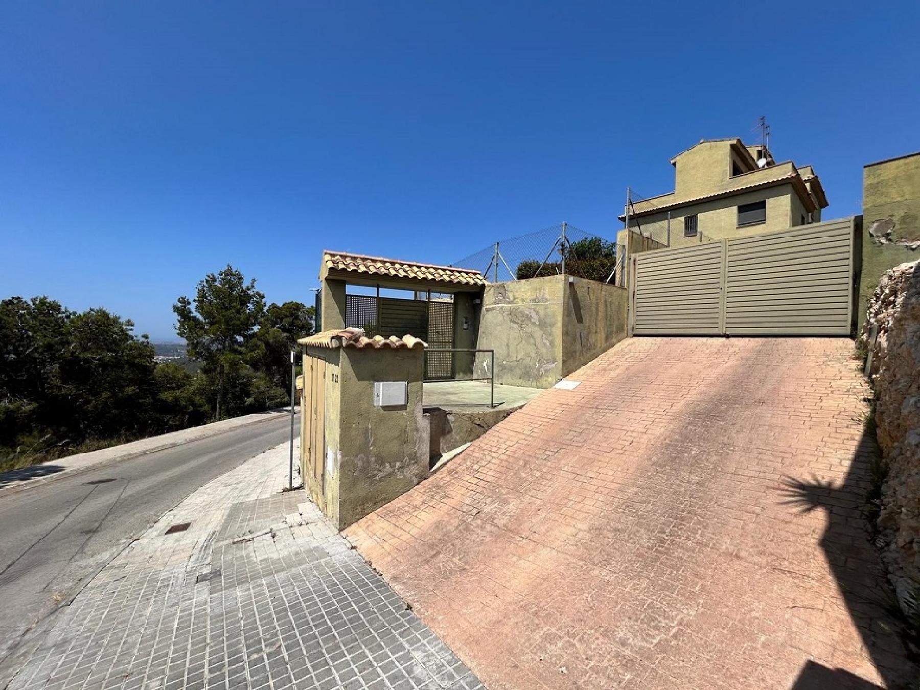 Exterior view of House or chalet for sale in Sant Pere de Ribes