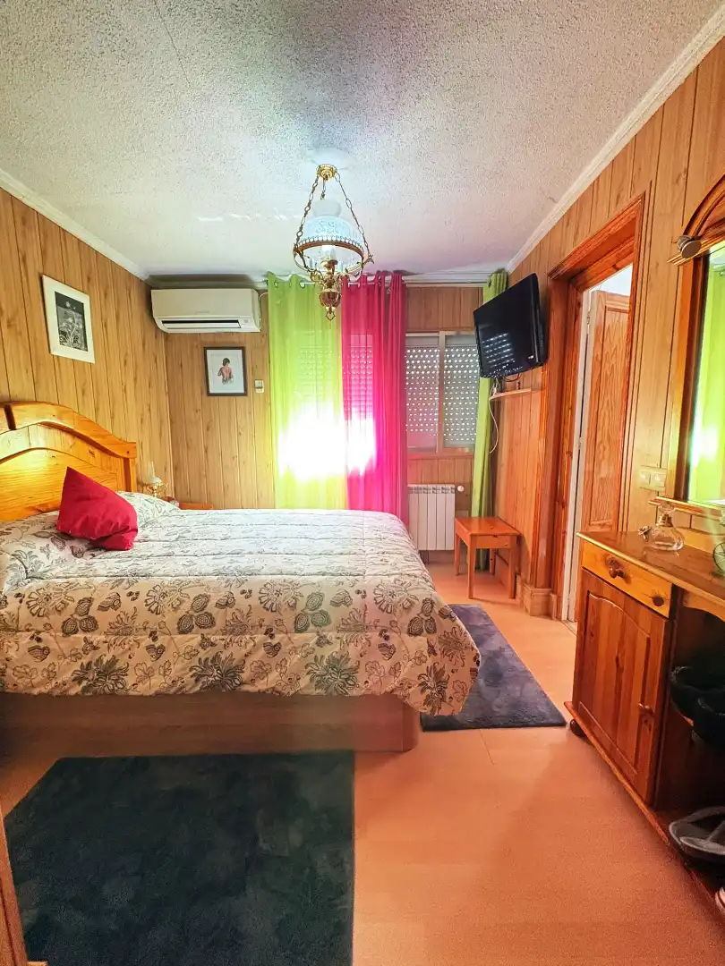 Dormitori de Casa o xalet en venda en Casarrubios del Monte amb Aire condicionat, Calefacció i Jardí privat