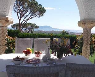 Terrace of House or chalet for sale in Algeciras  with Air Conditioner, Heating and Private garden
