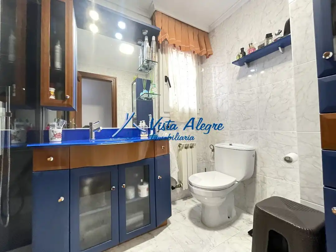 Baño de Piso en venta en Haro con Calefacción, Parquet y Terraza