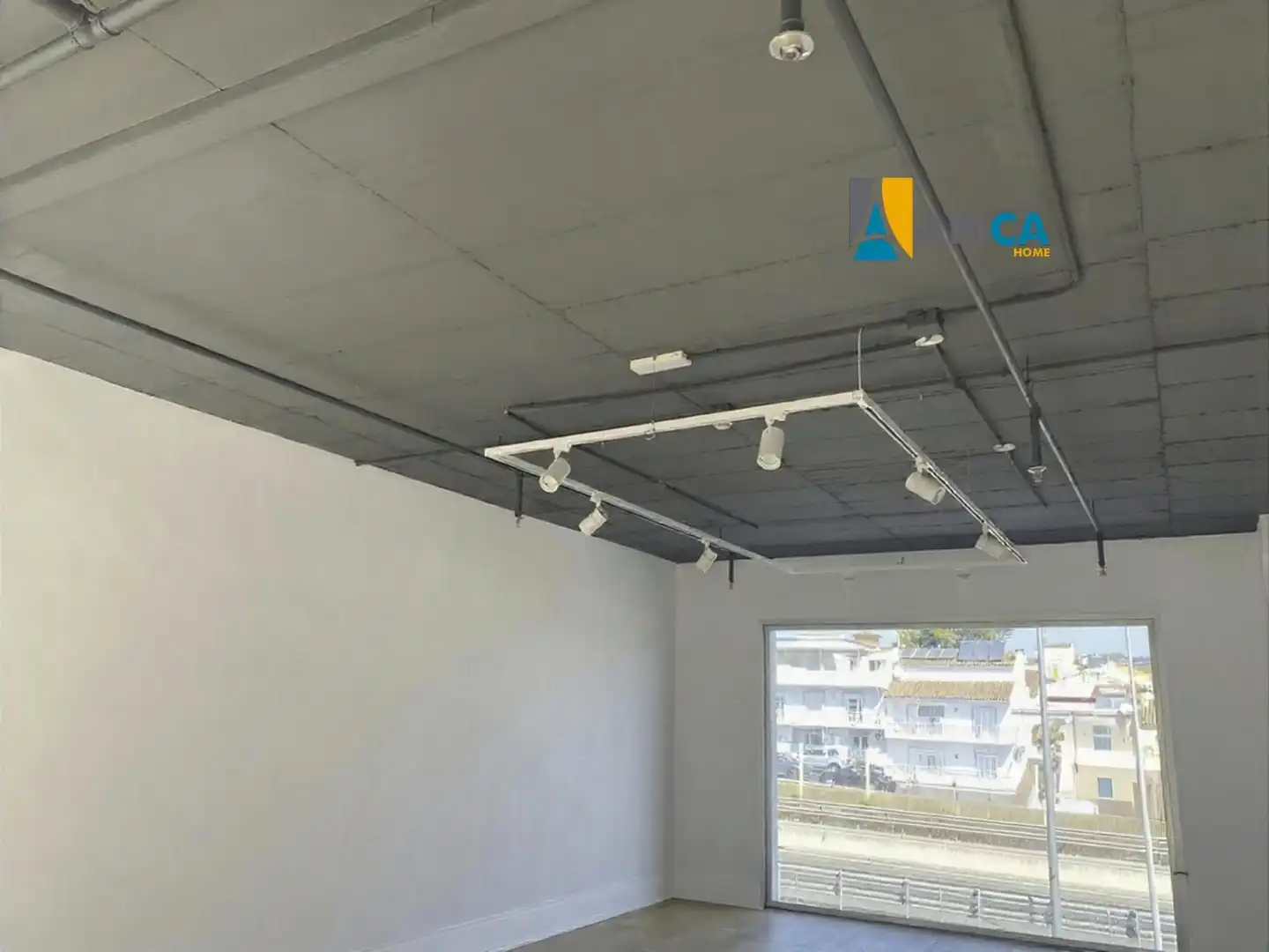 Local en venda en Sotogrande amb Aire condicionat