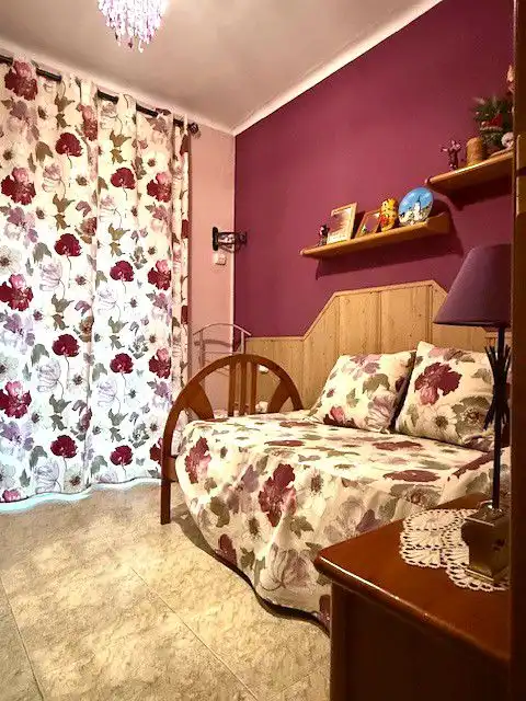 Schlafzimmer von Wohnung zum Verkauf in Sant Boi de Llobregat mit Klimaanlage, Heizung und Terrasse