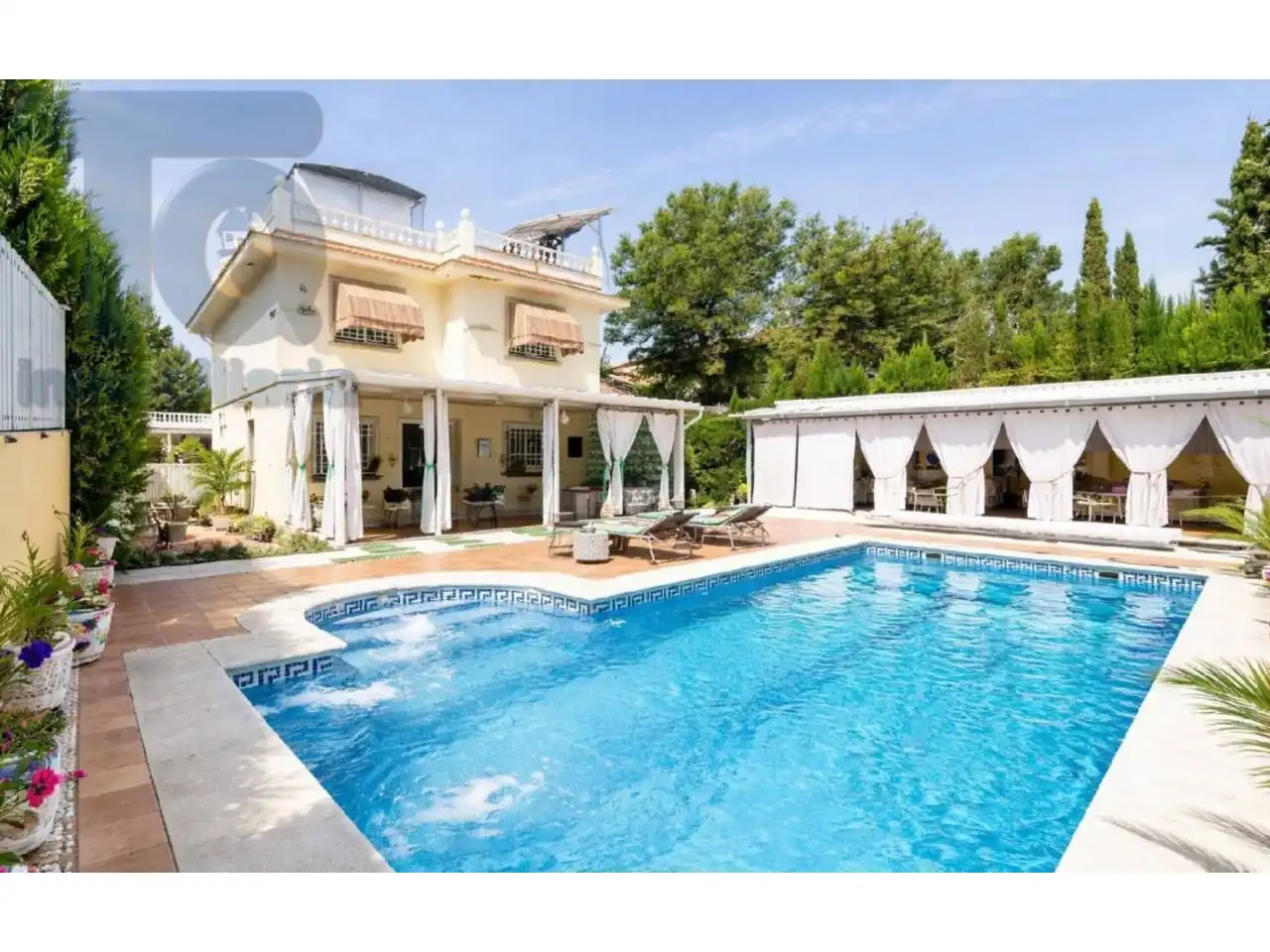 Piscina de Casa o xalet en venda en Albolote amb Aire condicionat, Calefacció i Jardí privat