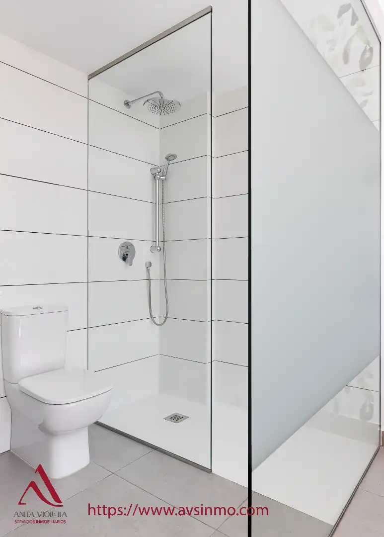 Baño de Apartamento de alquiler en Orihuela con Aire acondicionado, Amueblado y Horno