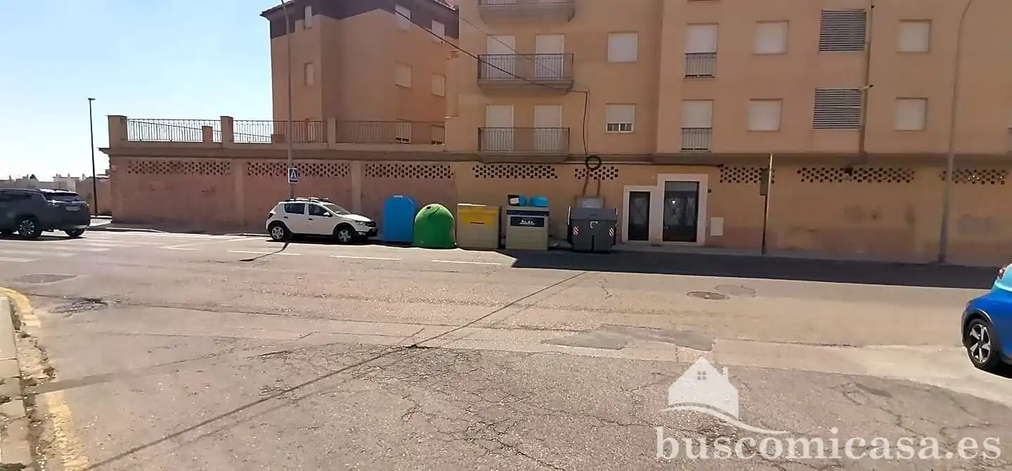 Außenansicht von Garage zur Miete in Linares