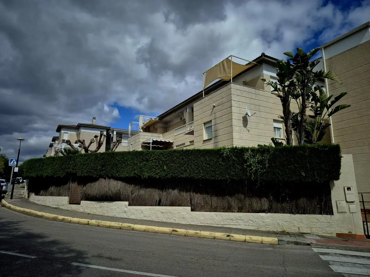 Vista exterior de Piso en venta en Tomares con Aire acondicionado, Jardín privado y Piscina comunitaria