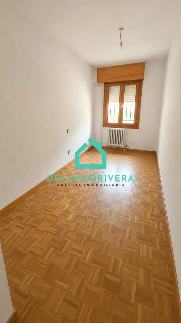 Wohnzimmer von Wohnung zum Verkauf in Trillo mit Heizung