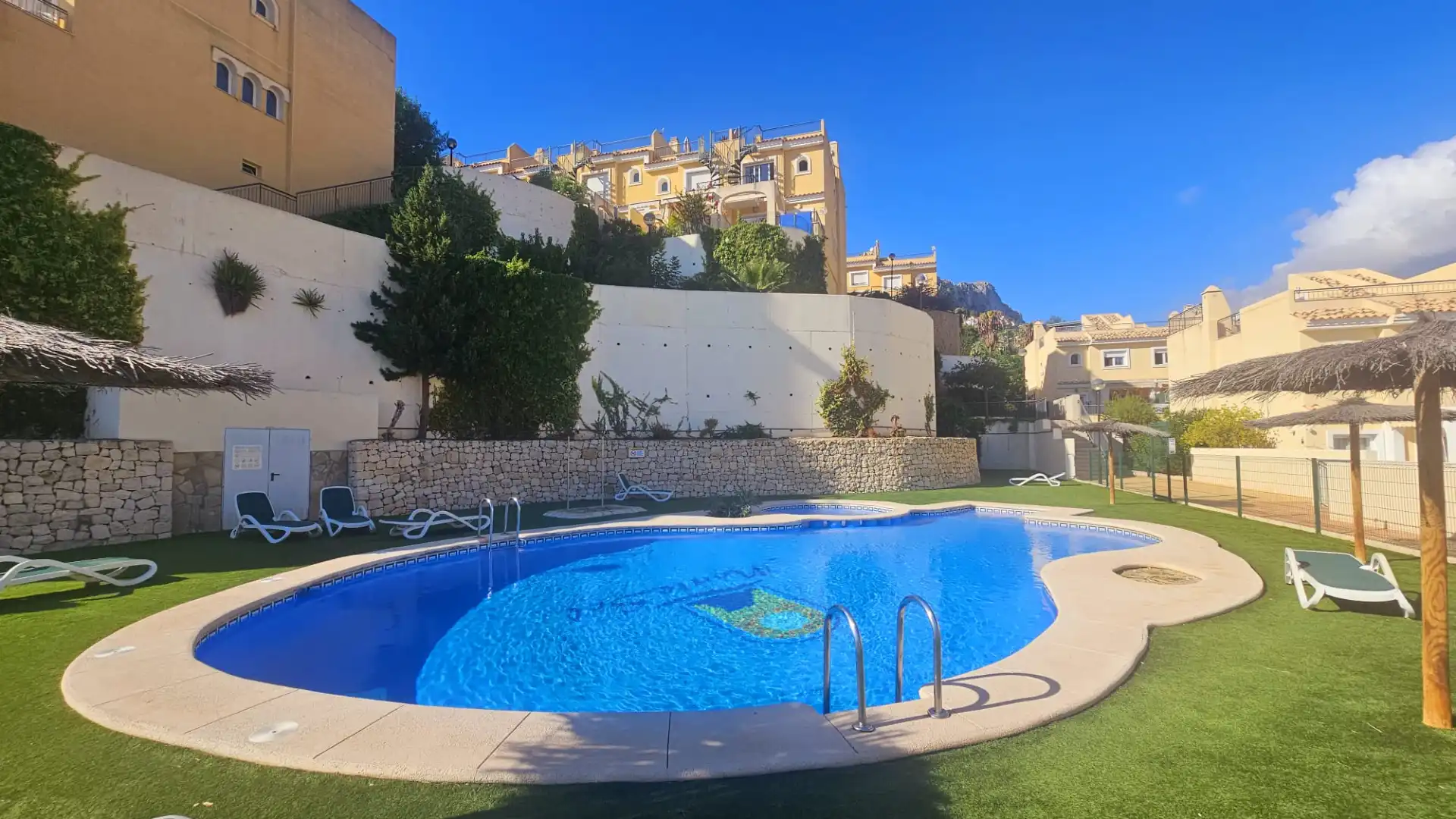 Piscina de Casa adosada en venta en Calpe / Calp con Aire acondicionado, Terraza y Amueblado
