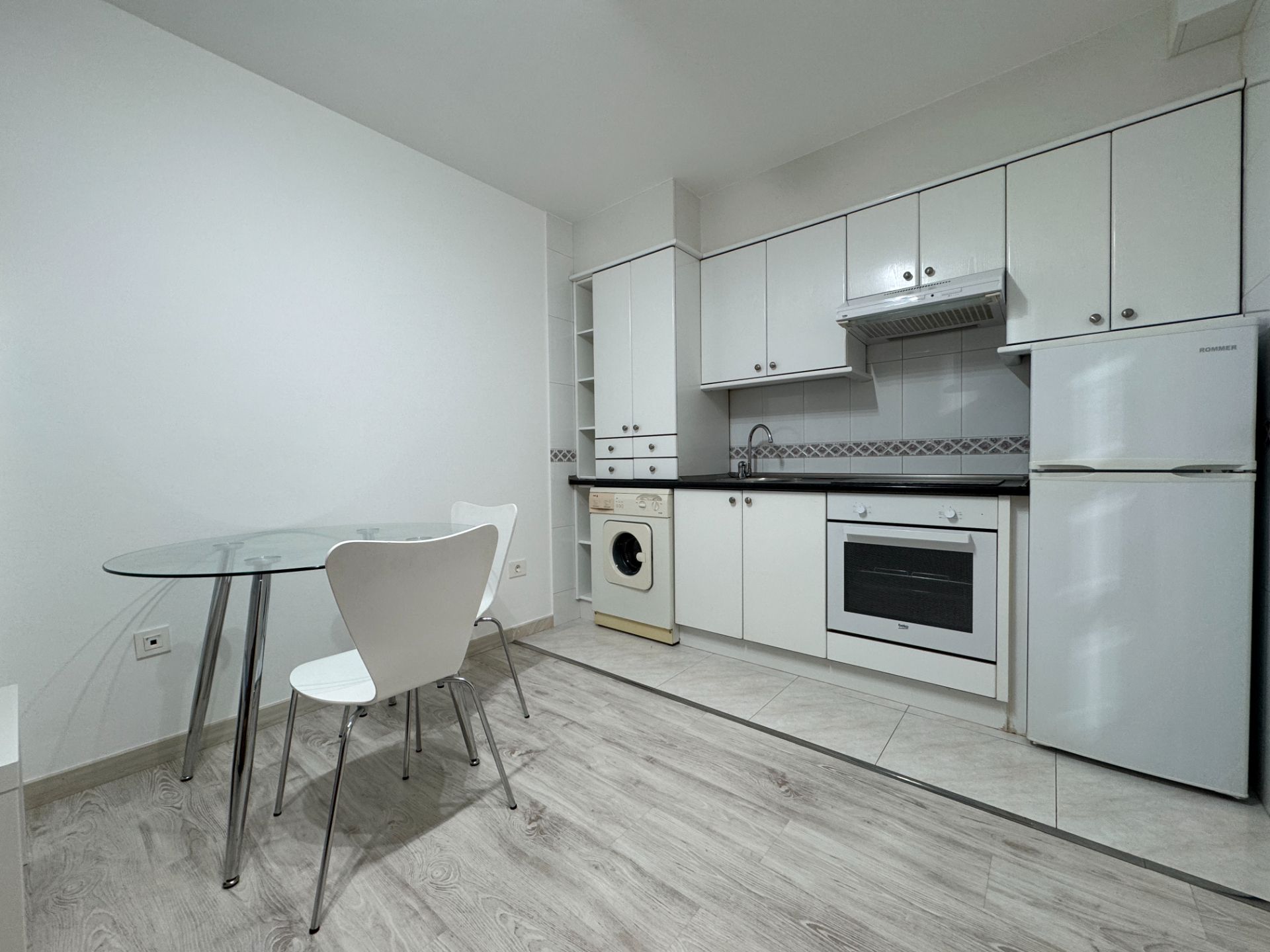 Cuina de Apartament de lloguer amb opció a compra en Rois amb Calefacció i Moblat