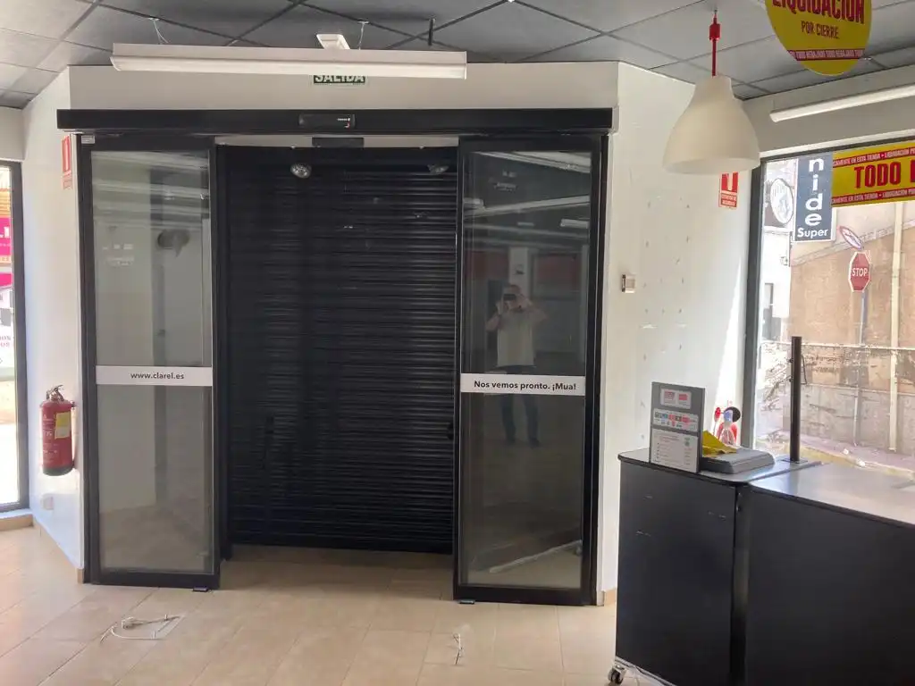 Local comercial de lloguer a Real, imagen 2