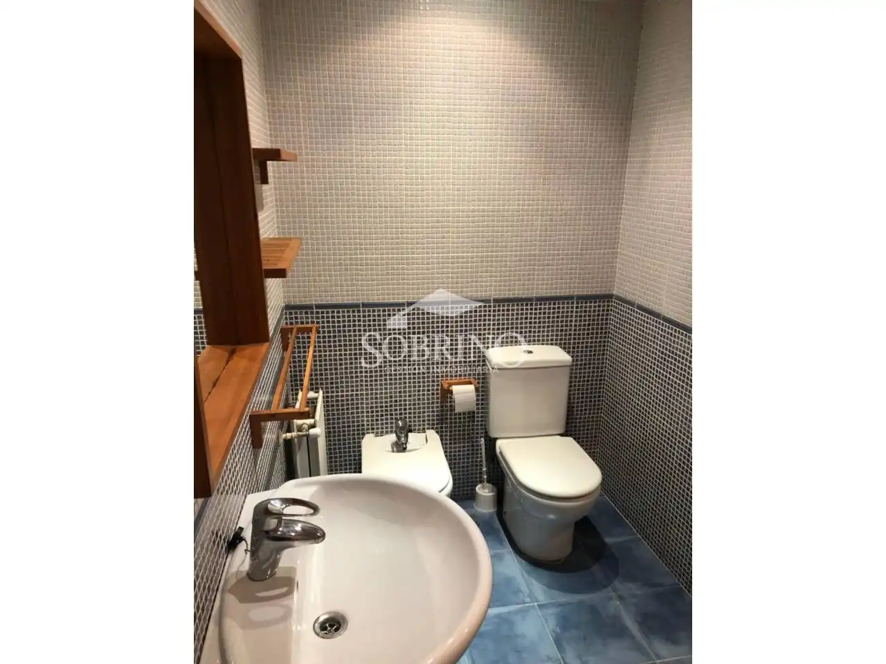 Bany de Apartament en venda en Llanes amb Parquet, Traster i Piscina comunitària