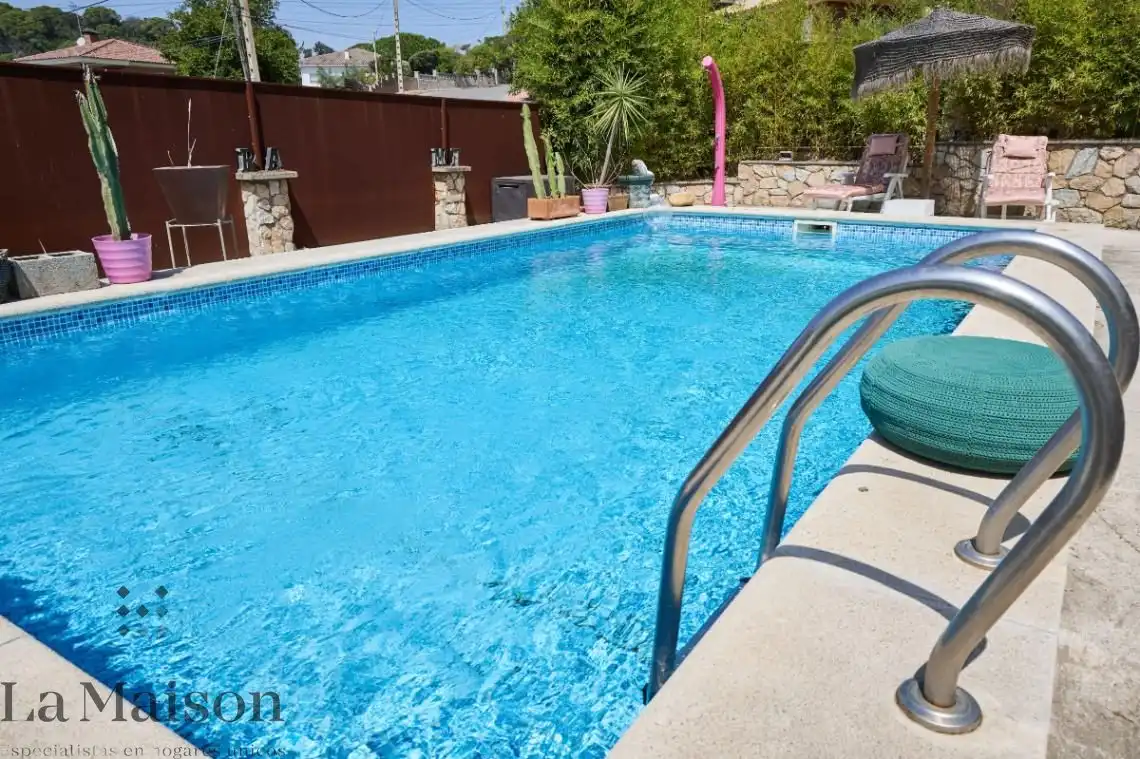 Swimming pool of Houses for sale in Dosrius  with Heating, Private garden and Parquet flooring