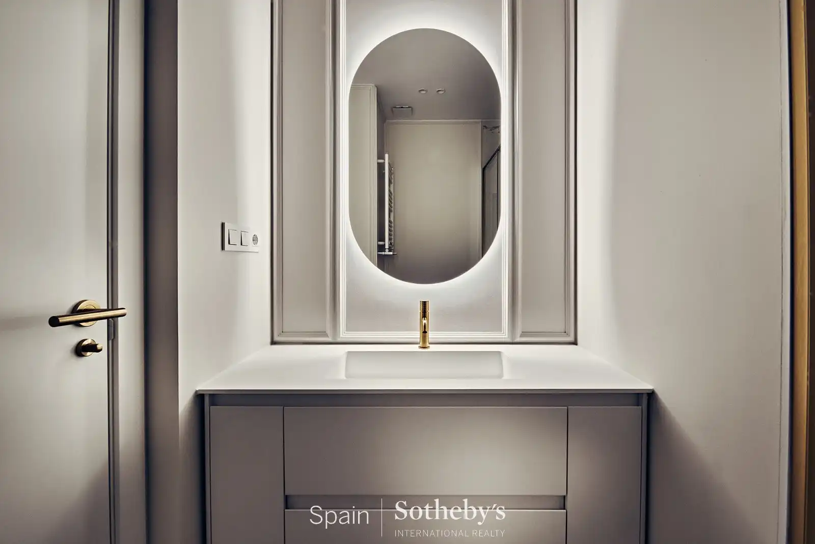 Bany de Apartament en venda en Madrid amb Aire condicionat