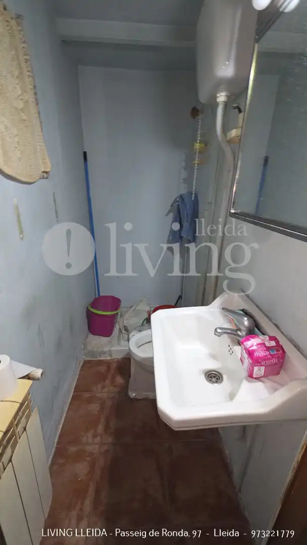 Baño de Casa adosada en venta en Albatàrrec con Calefacción, Terraza y Trastero