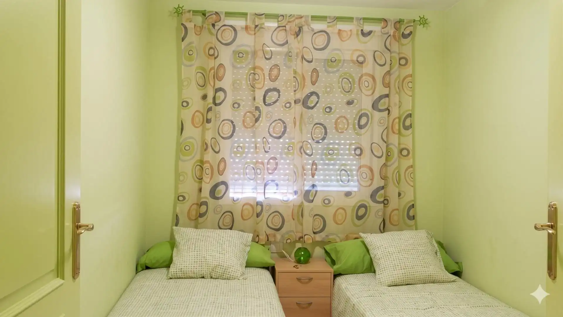 Schlafzimmer von Wohnung zum Verkauf in Almería mit Klimaanlage und Möbliert