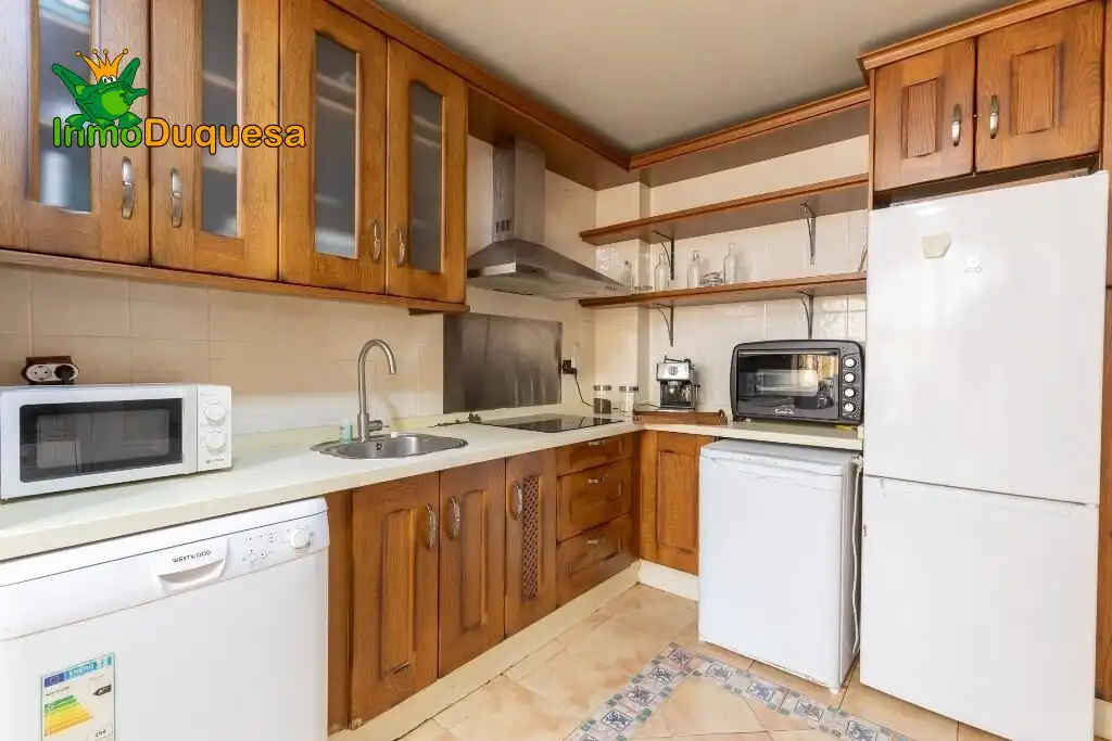 Cocina de Casa adosada en venta en Granada con Aire acondicionado, Calefacción y Jardín privado