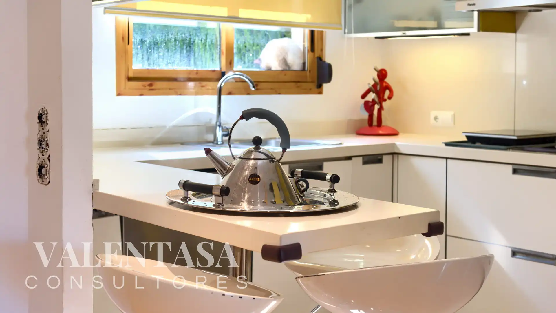 Kitchen of Detached homes for sale in Chiva  with Air Conditioner, Private garden and Terrace