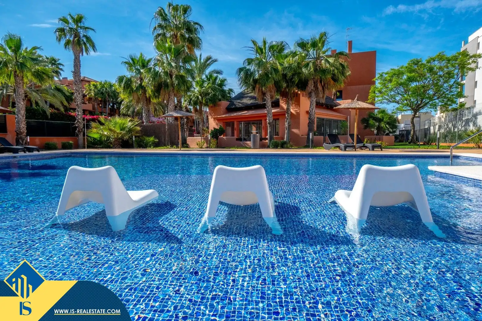 Flat with pool for sale in Orihuela Costa