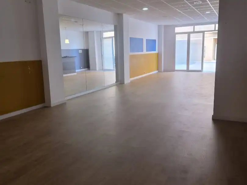 Local de alquiler en Alaquàs con Parquet