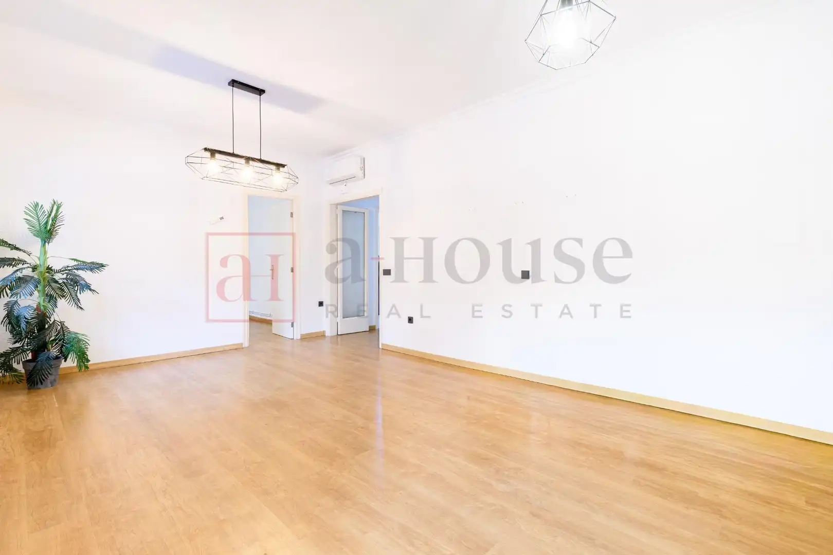 Sala de estar de Piso en venta en Barcelona con Aire acondicionado, Calefacción y Parquet