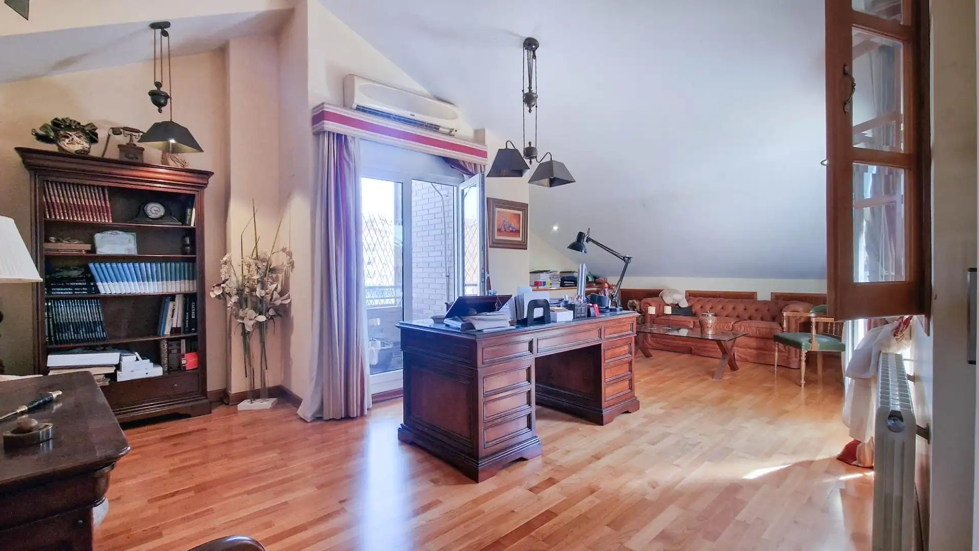 Sala d'estar de Casa adosada en venda en Badajoz amb Aire condicionat, Jardí privat i Terrassa