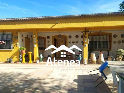 Vista exterior de Casa o xalet en venda en  Albacete Capital amb Jardí privat, Terrassa i Traster