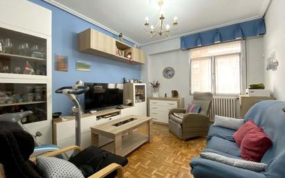 Living room of Flat for sale in Vitoria - Gasteiz  with Heating, Parquet flooring and Storage room