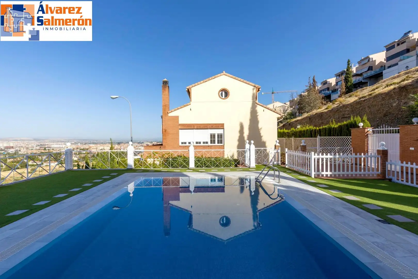 Garten von Einfamilien-Reihenhaus zum Verkauf in Granada mit Klimaanlage, Heizung und Terrasse