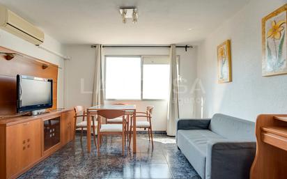 Sala d'estar de Pis en venda en L'Hospitalet de Llobregat amb Calefacció