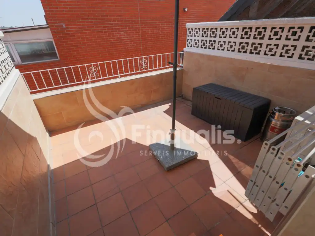 Terrassa de Casa adosada en venda en Canovelles