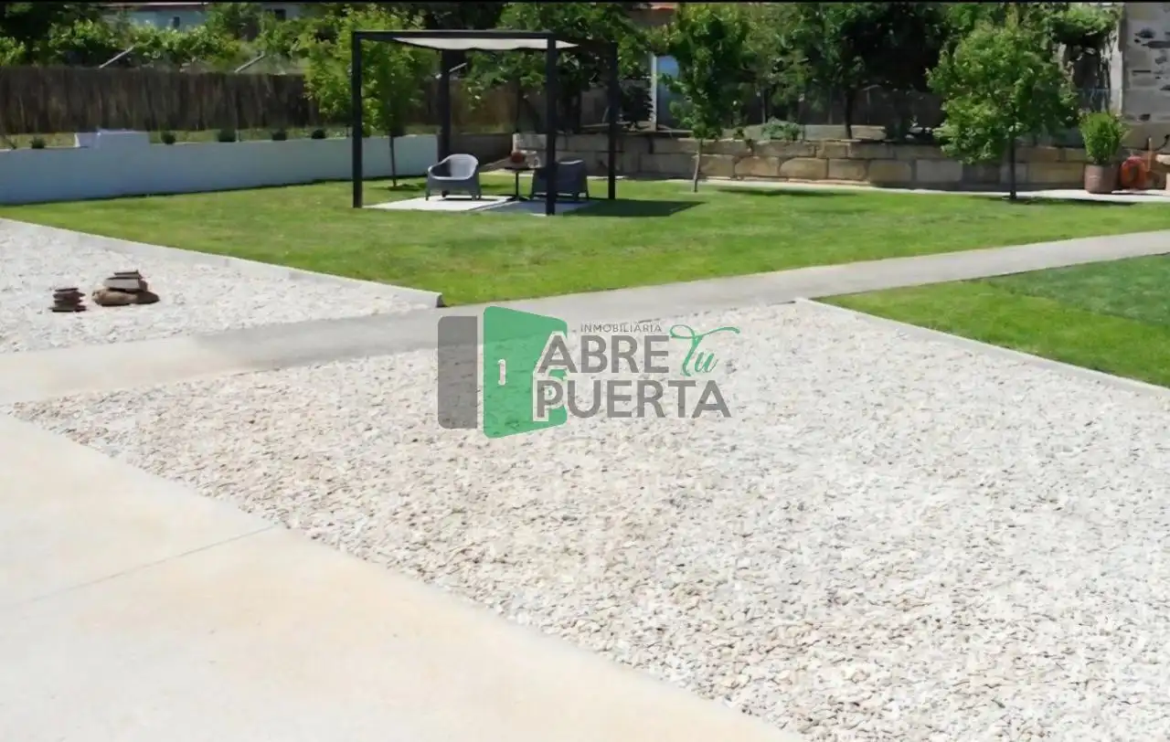 Houses for sale in A Merca