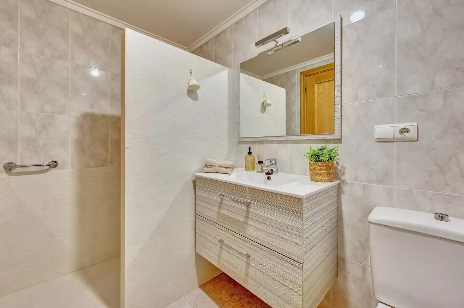 Baño de Piso en venta en Huarte / Uharte, Navarra