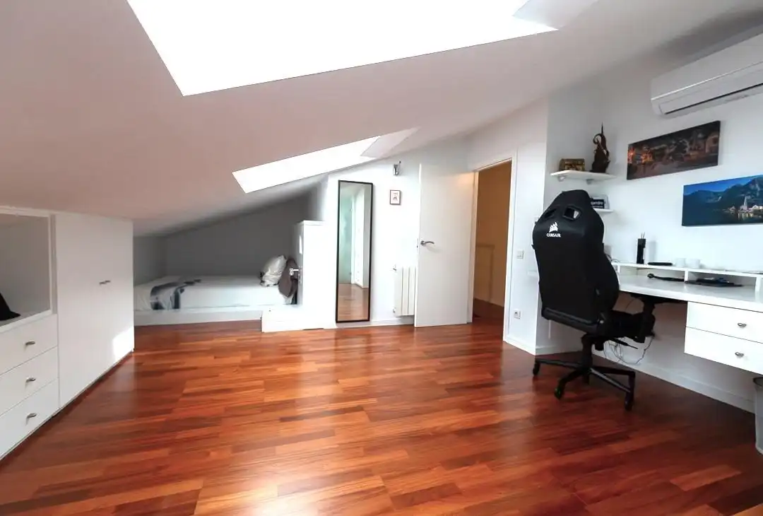 Bedroom of Attic for sale in Sant Cugat del Vallès  with Air Conditioner, Heating and Private garden