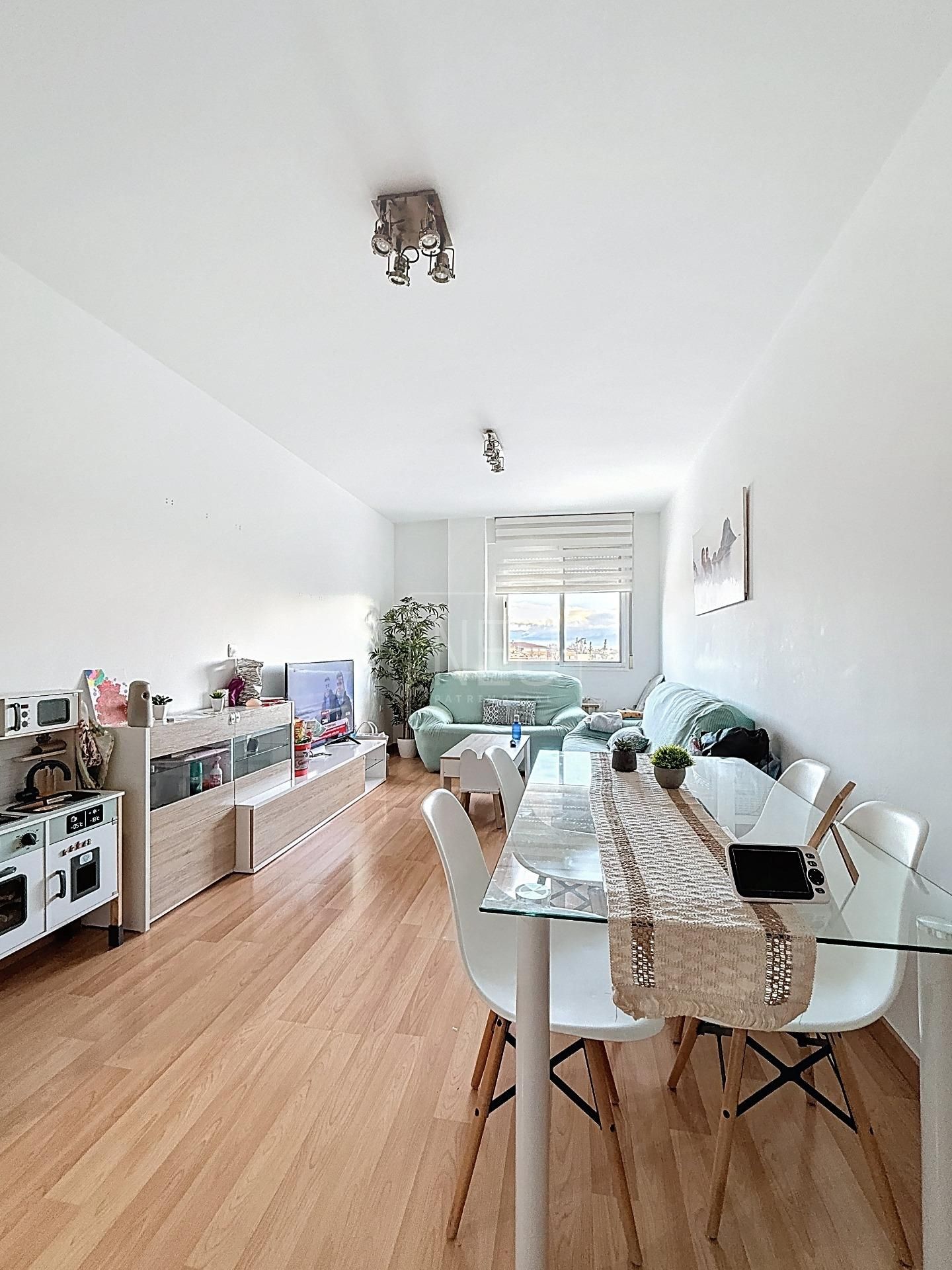 Sala d'estar de Pis en venda en Atarfe amb Aire condicionat