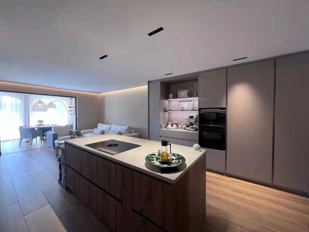 Cuina de Apartament de lloguer en Calvià amb Aire condicionat, Jardí privat i Terrassa