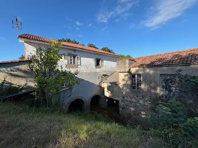 Vista exterior de Finca rústica en venta en Narón con Calefacción, Jardín privado y Amueblado