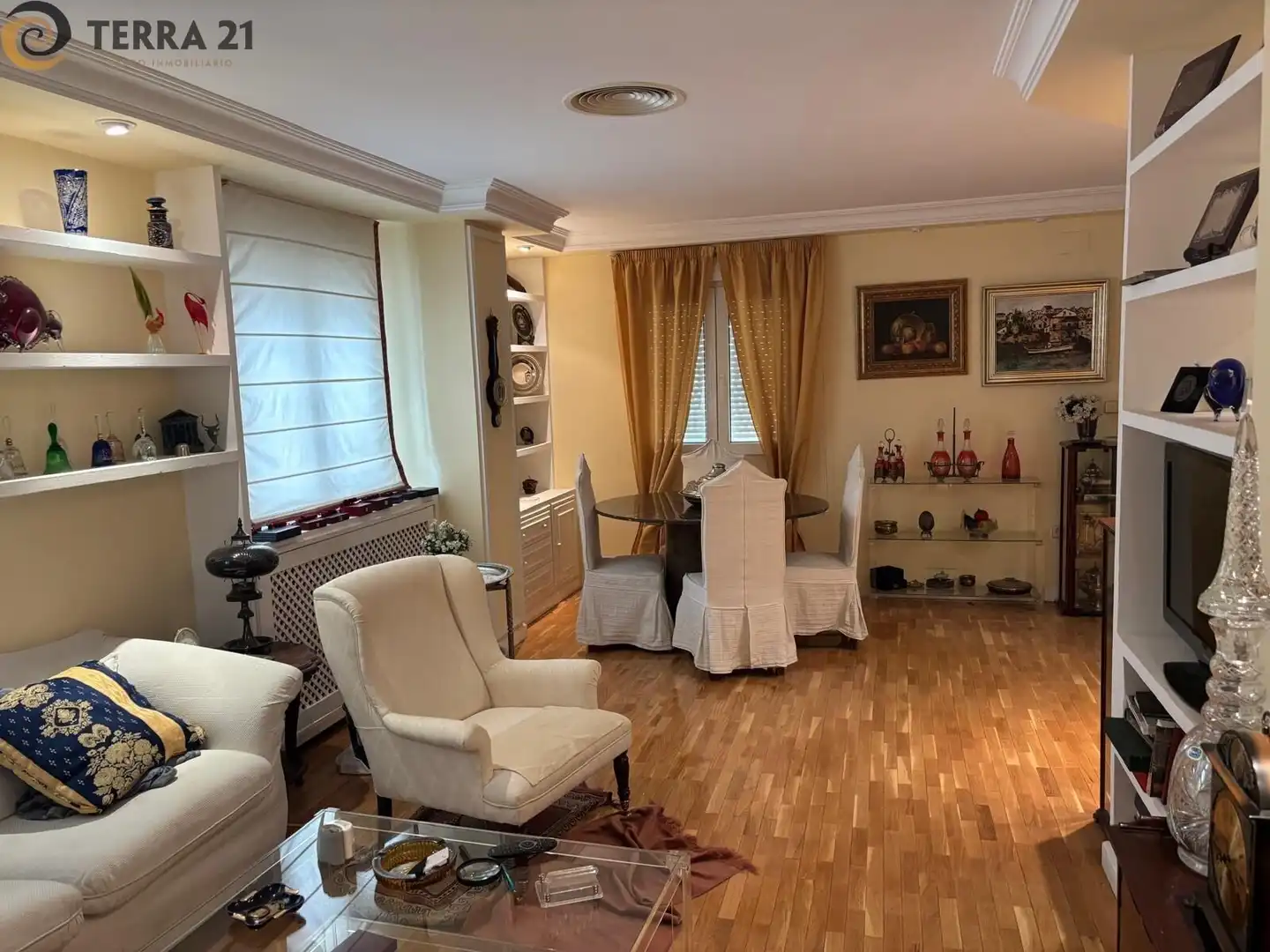 Menjador de Pis en venda en Jaén amb Aire condicionat, Calefacció i Parquet