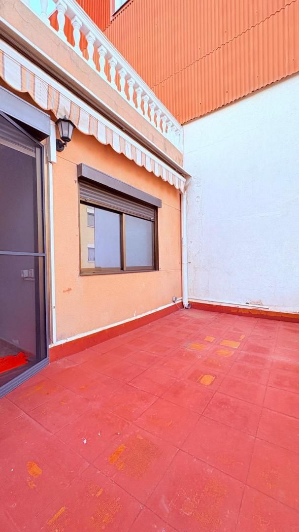 Vista exterior de Casa adosada en venda en Sabadell amb Calefacció i Terrassa