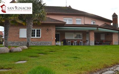 Außenansicht von Haus oder Chalet zum verkauf in Villarcayo de Merindad de Castilla la Vieja mit Schwimmbad