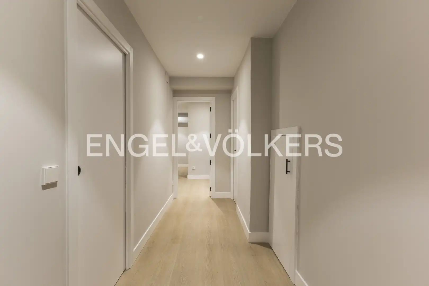 Wohnung zum Verkauf in Madrid mit Klimaanlage und Heizung