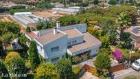 Vista exterior de Casa o xalet en venda en Cabrils amb Calefacció, Jardí privat i Parquet