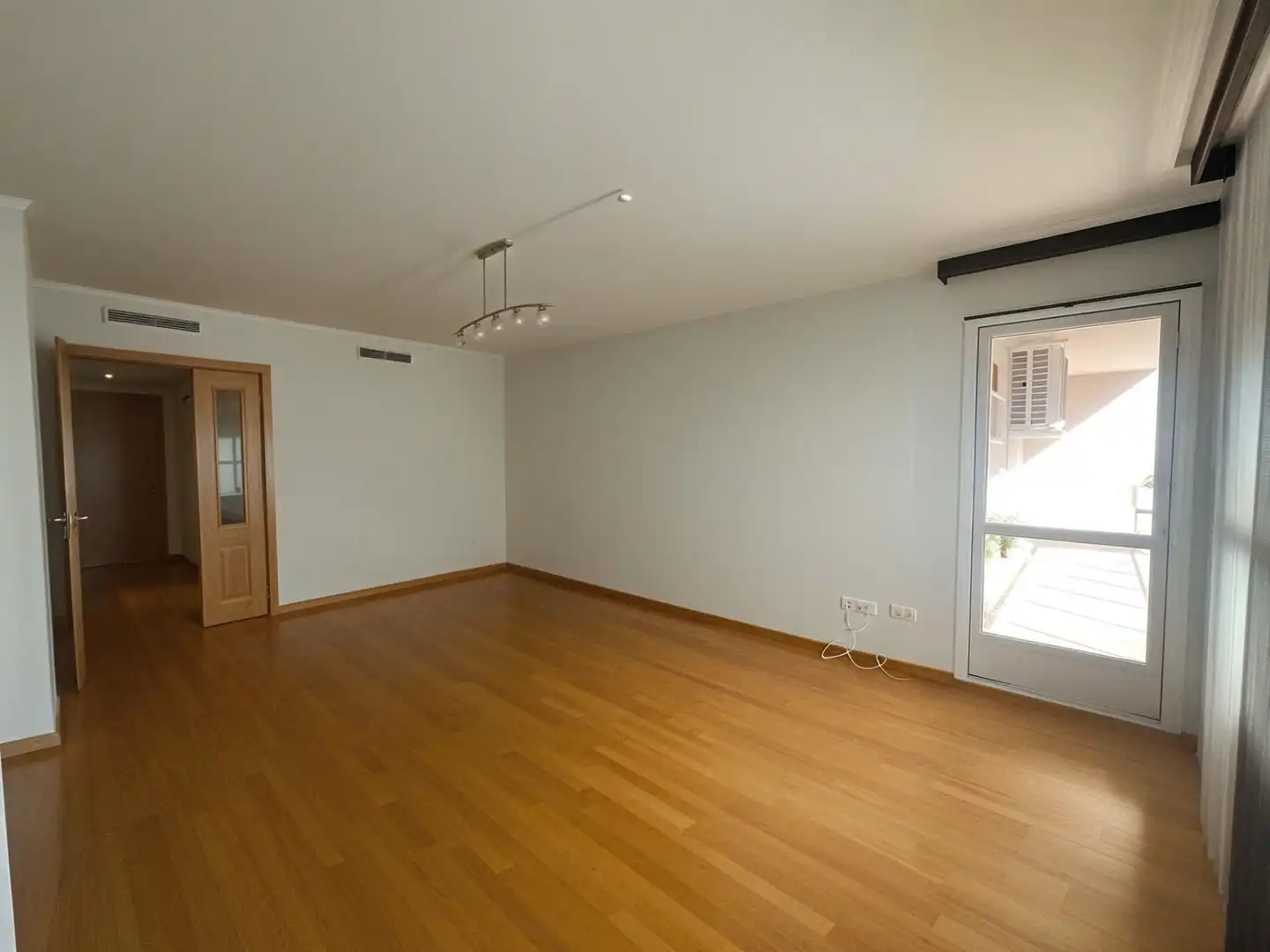 Sala d'estar de Pis de lloguer en Paterna amb Aire condicionat, Calefacció i Terrassa