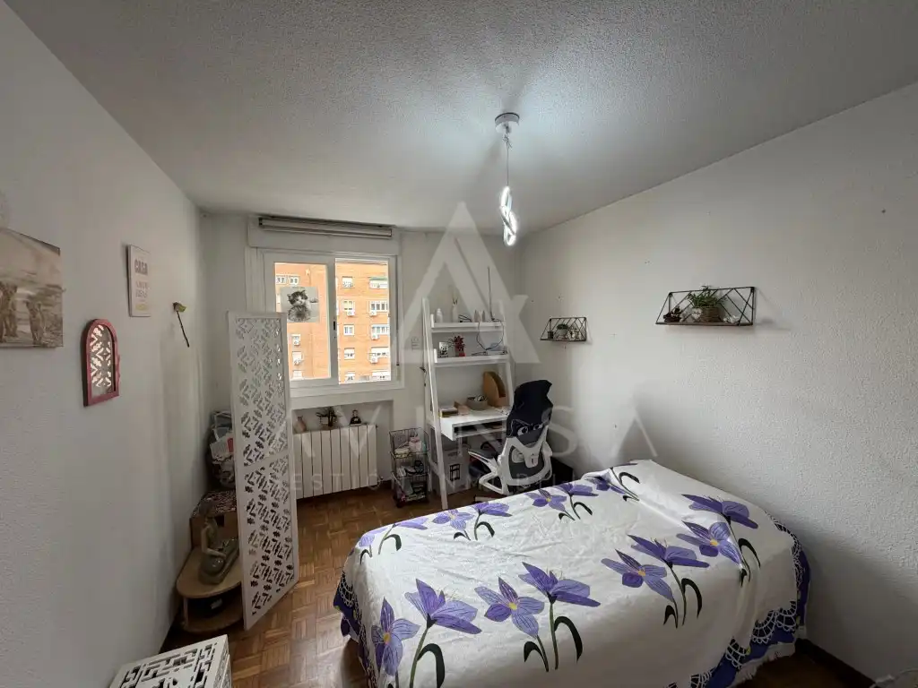Schlafzimmer von Wohnung zum Verkauf in Madrid
