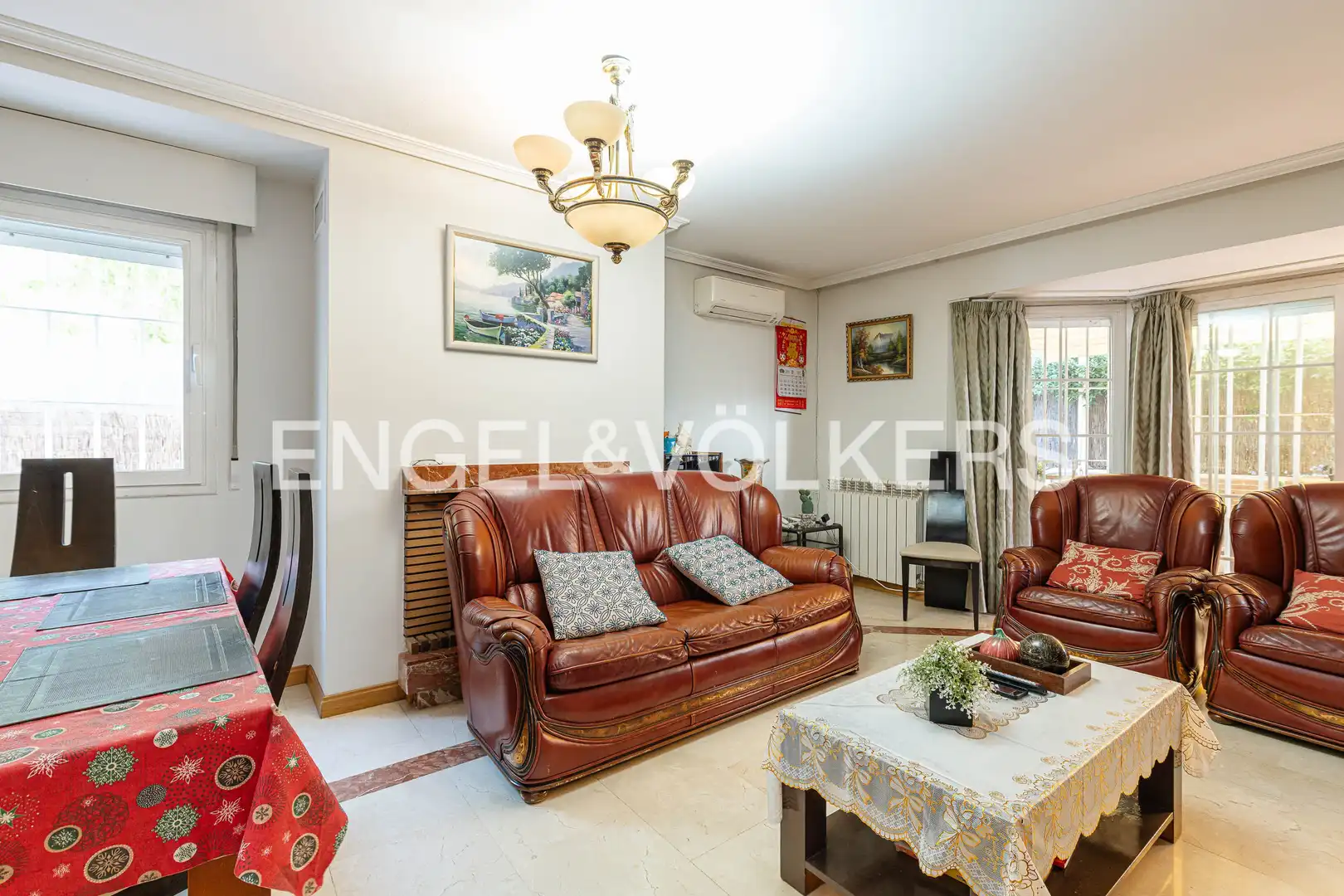 Sala de estar de Casa adosada en venta en Madrid con Aire acondicionado, Calefacción y Jardín privado