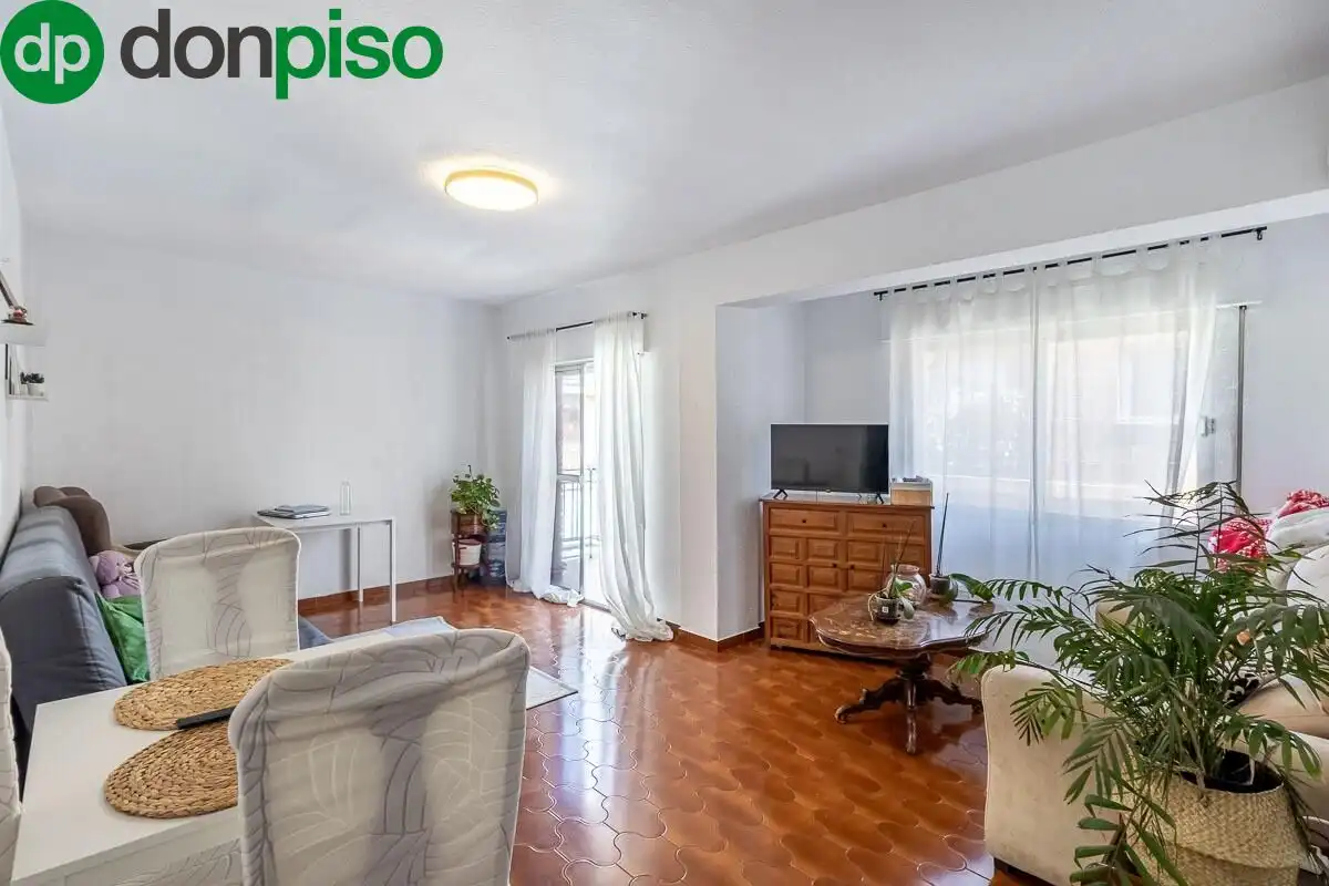 Sala de estar de Piso en venta en Granada con Aire acondicionado