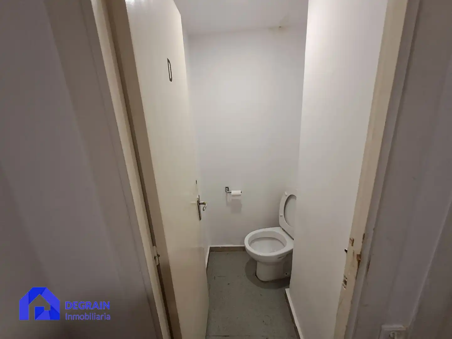 Bany de Oficina de lloguer en Oviedo 