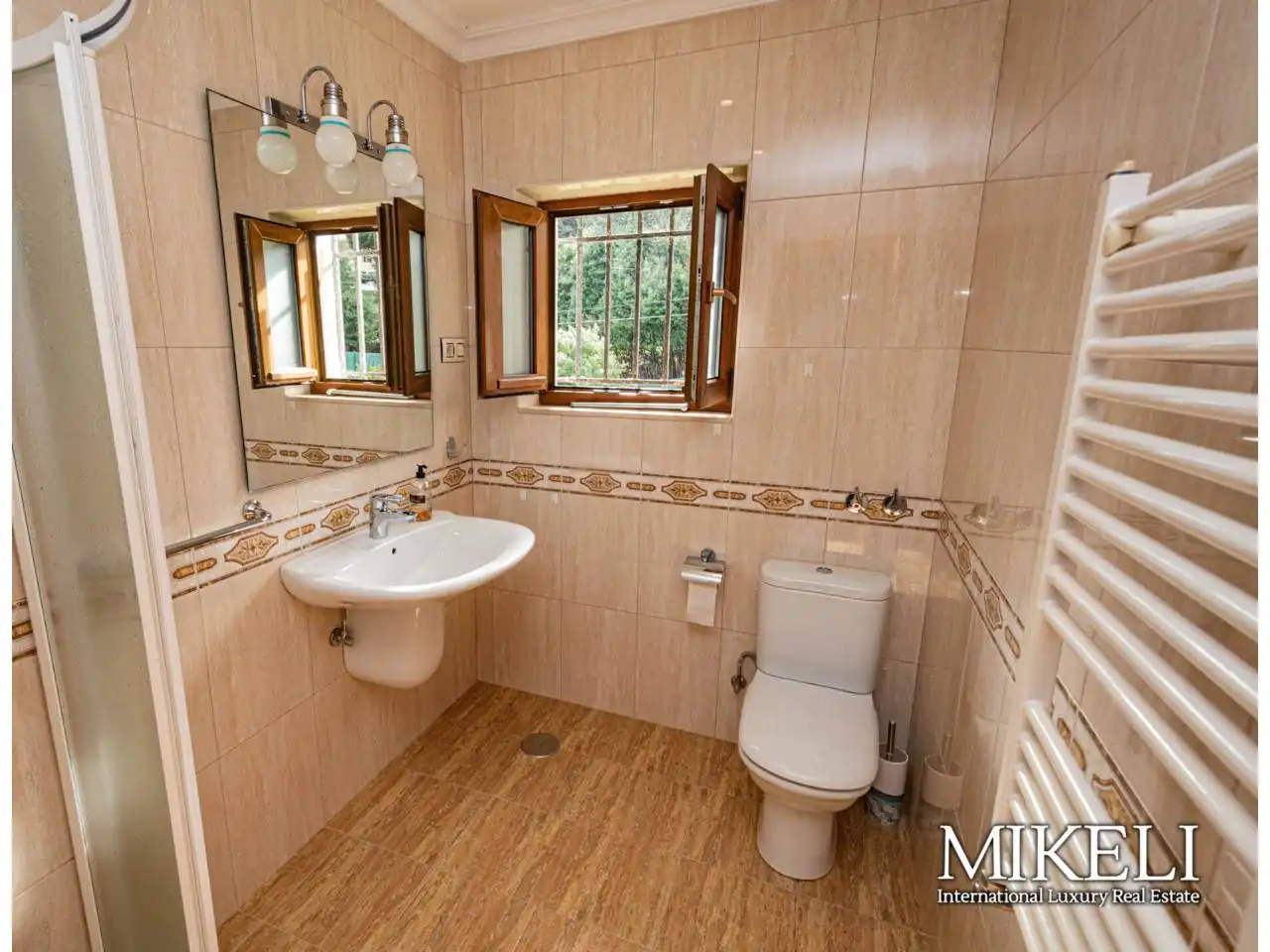 Bathroom of Houses for sale in Llanes  with Heating, Private garden and Terrace