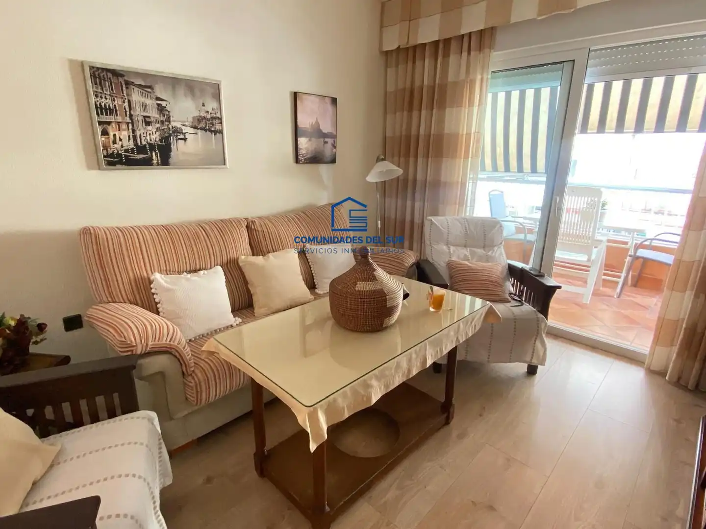 Sala d'estar de Apartament de lloguer en Cádiz amb Terrassa i Moblat