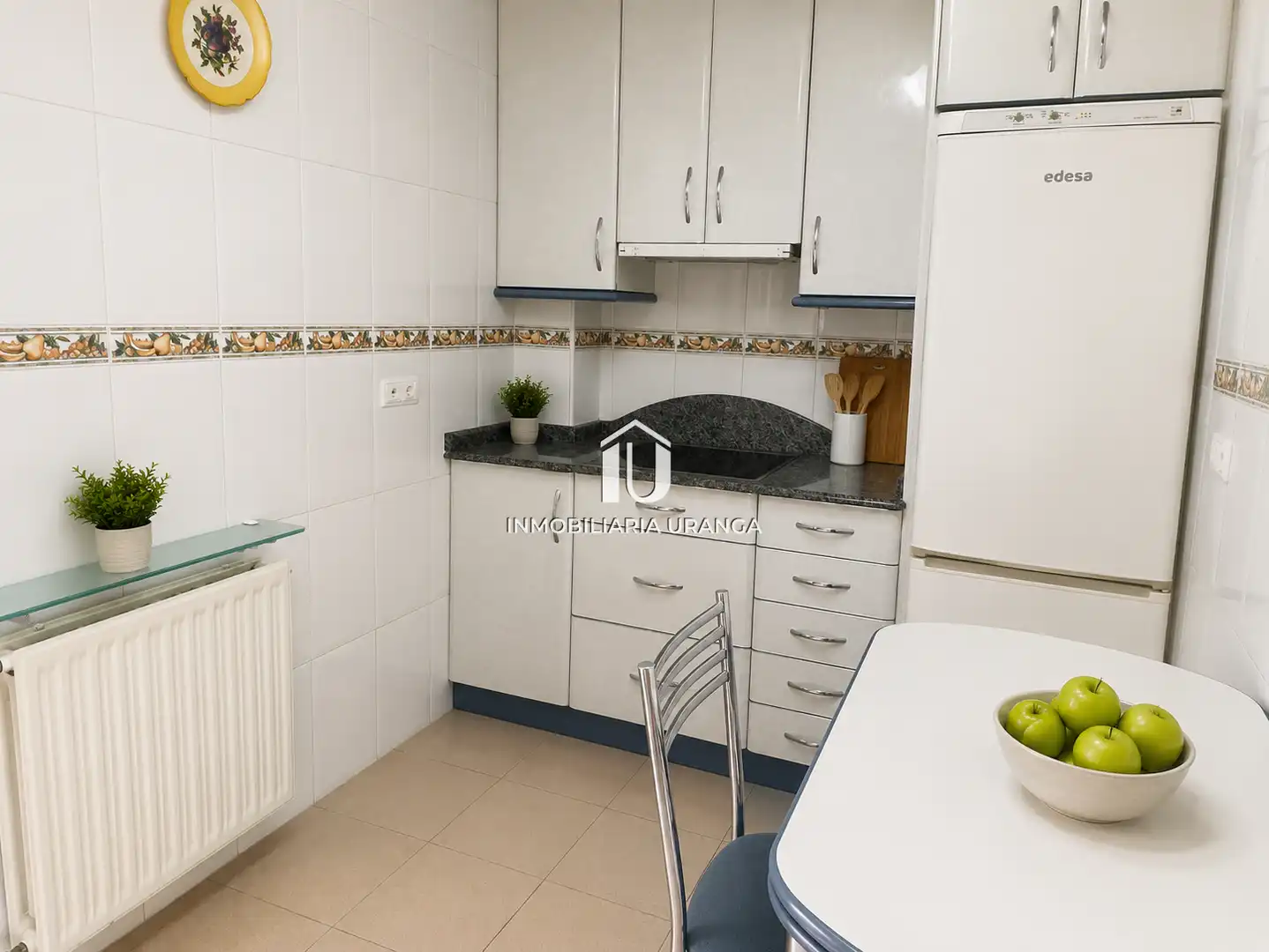 Cocina de Piso en venta en Castro-Urdiales con Calefacción, Terraza y Piscina comunitaria